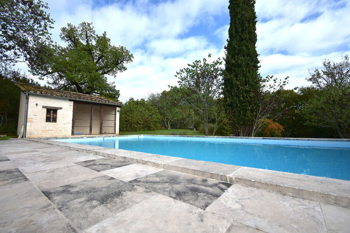 Maison à MONTAIGU-DE-QUERCY