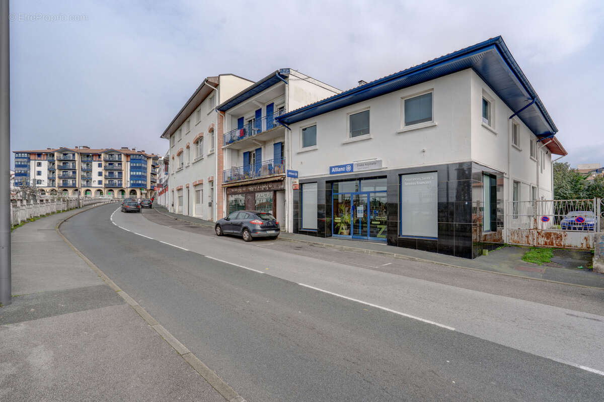 Commerce à HENDAYE