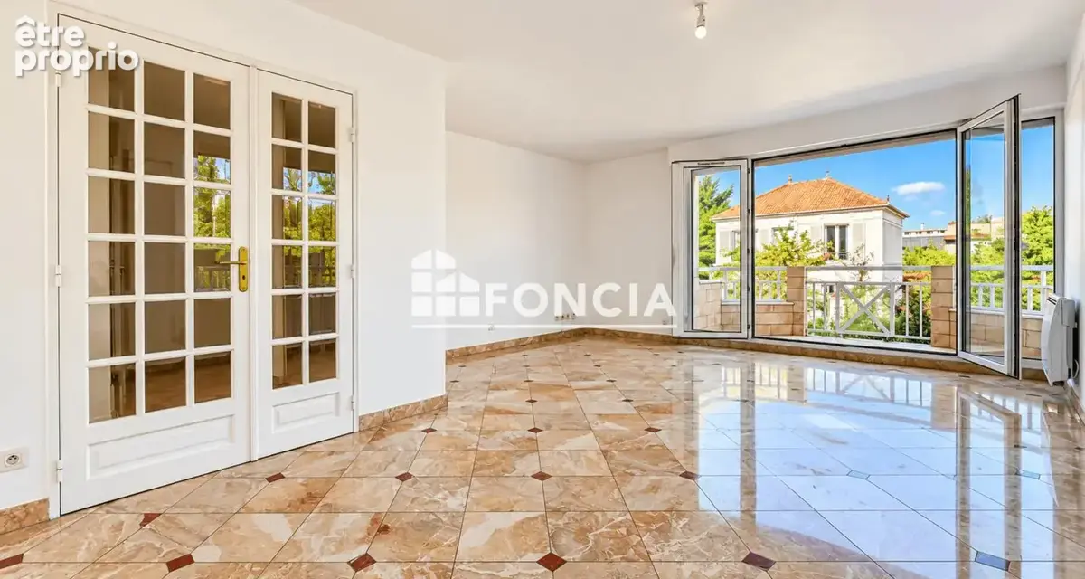 Appartement à NANTERRE