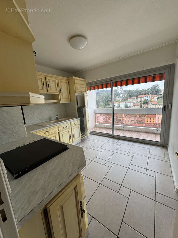 Appartement à SAINT-ETIENNE