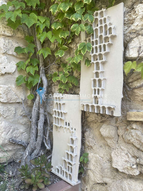 Maison à LA GARDE-ADHEMAR