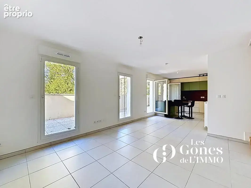 CRAPONNE   Un duplex familial de 102 m2 avec 3 chambres et d - photo 5