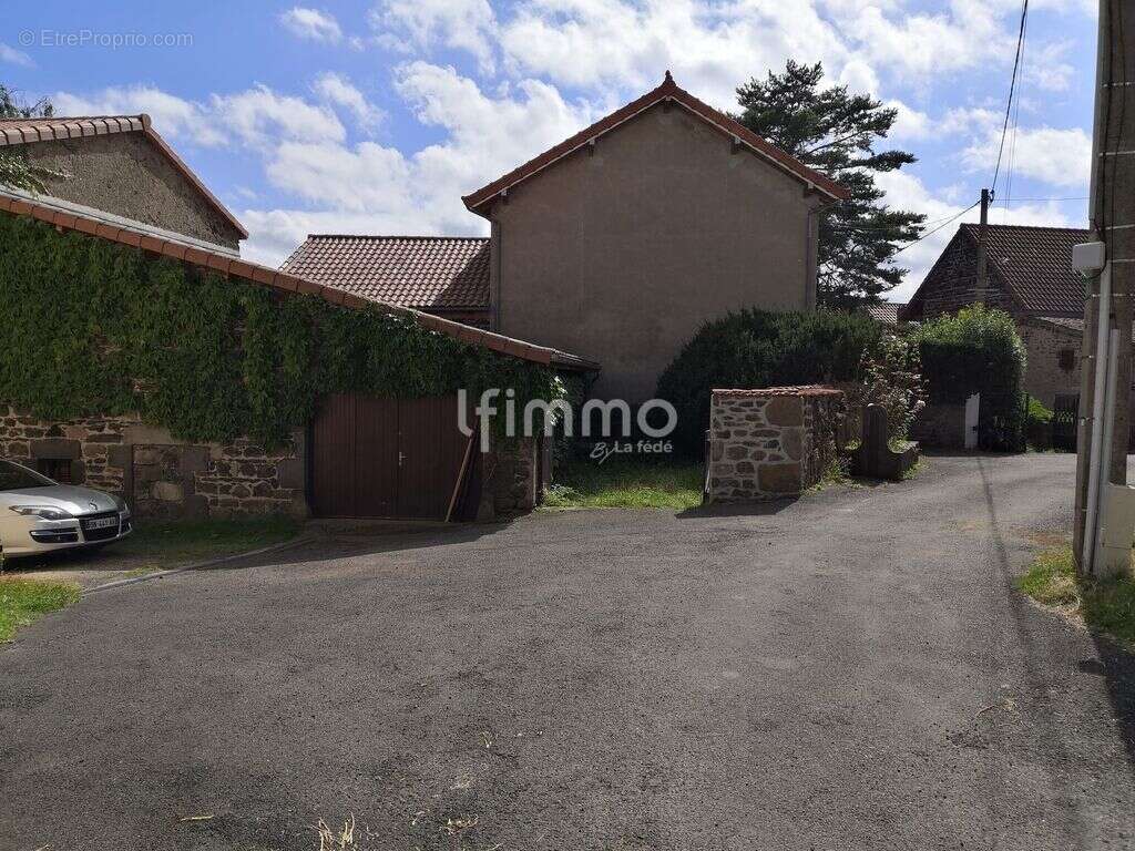 Maison à AYDAT