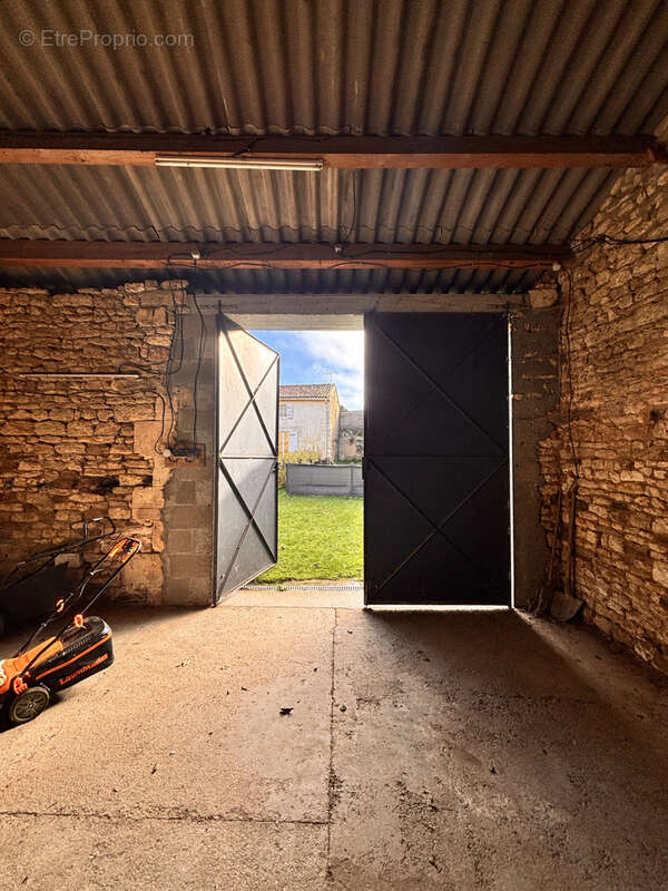 Maison à CORME-ROYAL