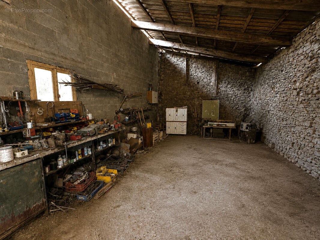 Maison à SAINTE-CROIX-EN-JAREZ
