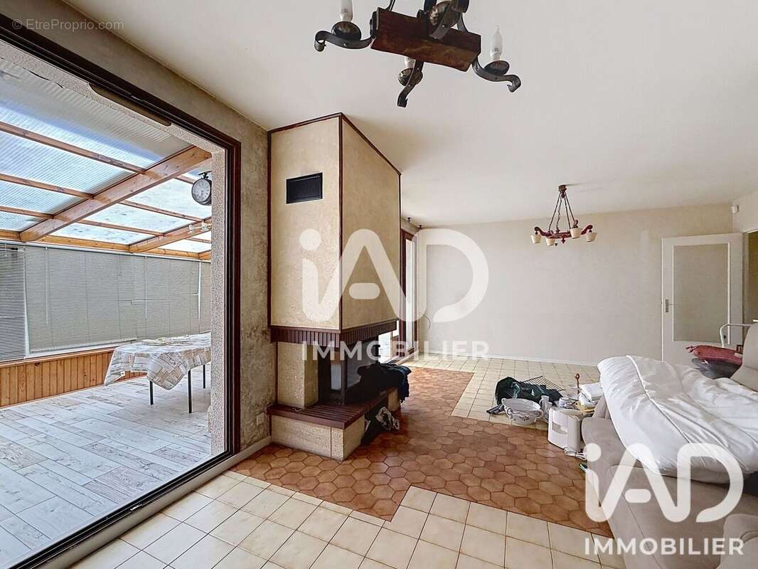 Maison 95 m² à Vienne-Le-Chateau  - photo 9