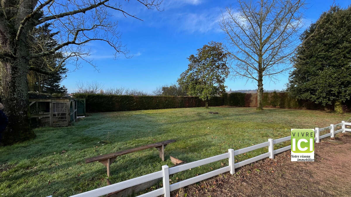 Maison à LA CHAPELLE-BASSE-MER