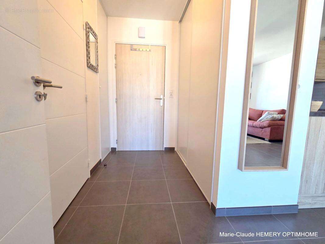 Dinard Médiathèque, appartement T2 de 50.08 m² exposé Sud Est au quatrième étage avec ascenseur. Cave et garage - photo 5