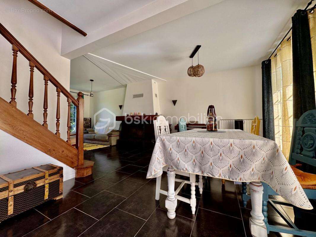 Maison à ESTREES-SAINT-DENIS