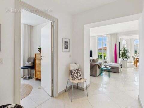 Appartement 123 m² à Antibes  - photo 2