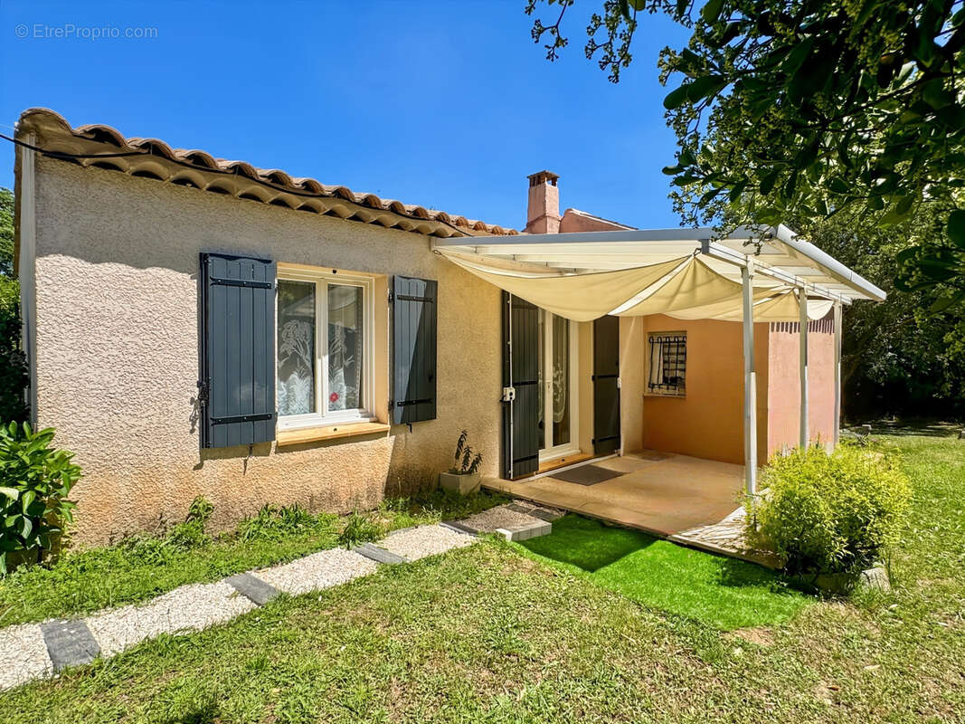 Maison à EGUILLES
