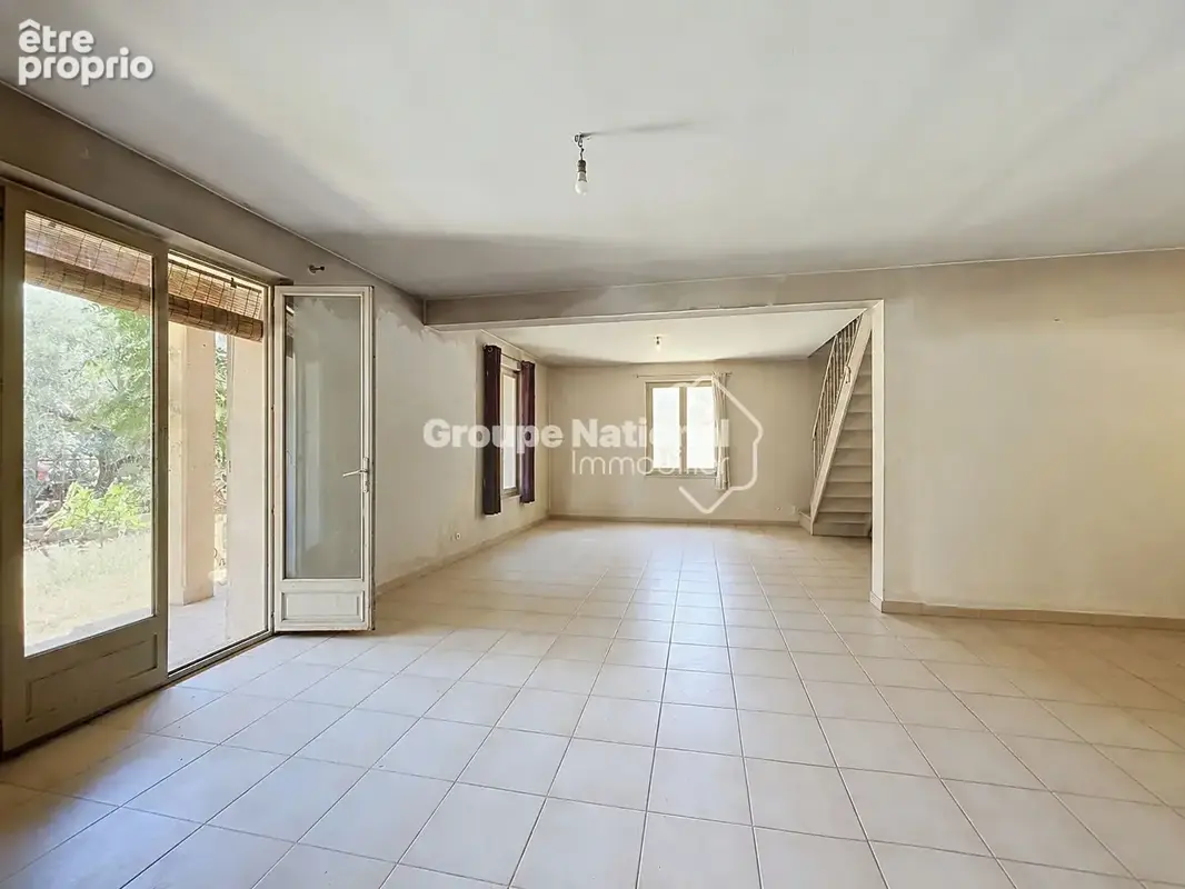 En exclusivité. eygalières à 5 minutes à pied du village , cub opérationnel obtenu, 2 780 m² , division possible , seconde habit - photo 4