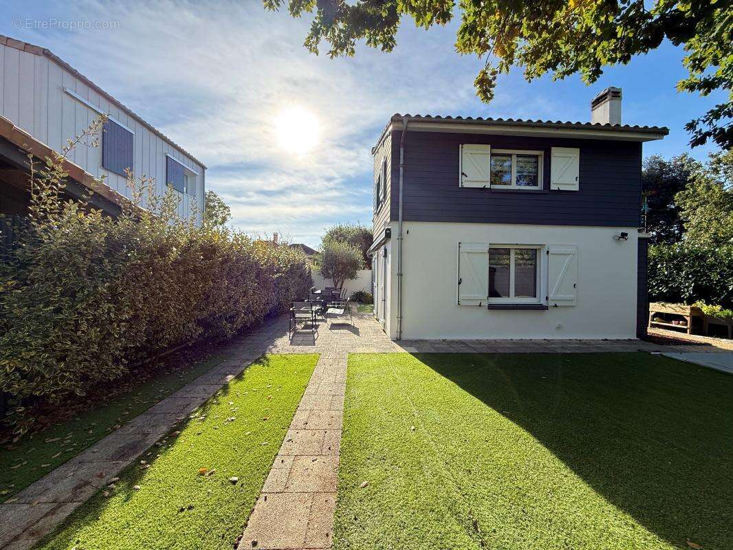 Maison à VAUX-SUR-MER