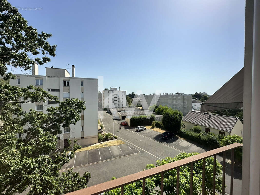 Appartement à SAINT-JEAN-DE-BRAYE