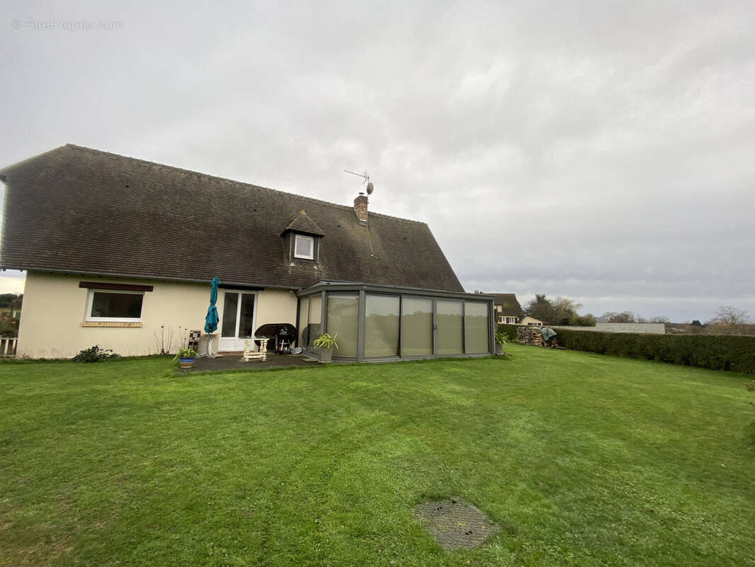 Maison à LE BEC-HELLOUIN