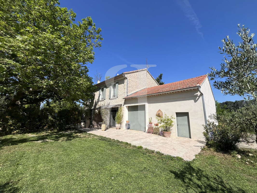 Maison à L'ISLE-SUR-LA-SORGUE