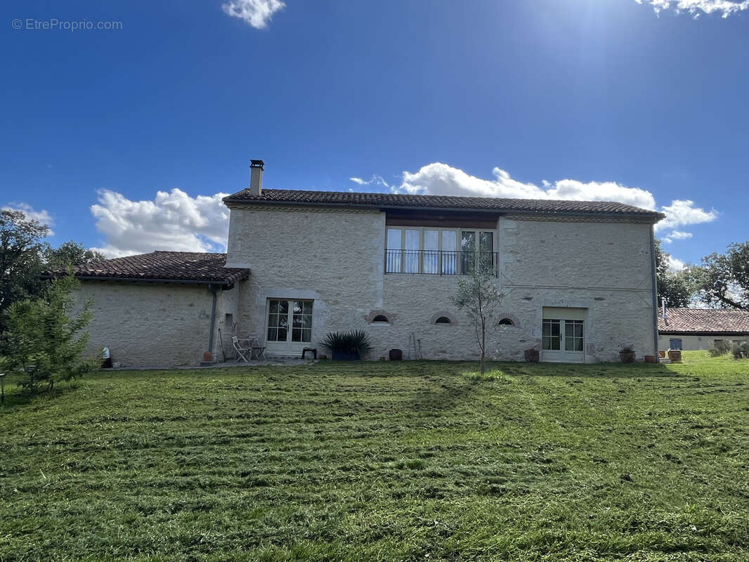 Maison à MAUVEZIN