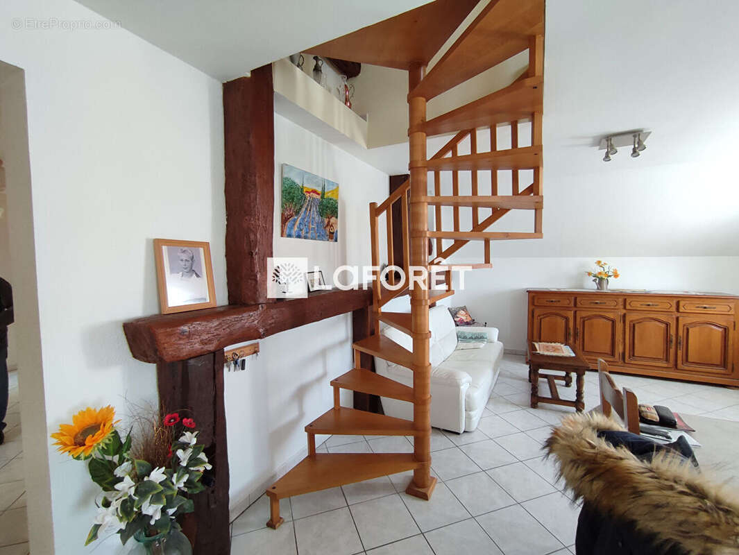 Maison Anjoutey 8 pièce(s)  186m2 loi carrez, - photo 8