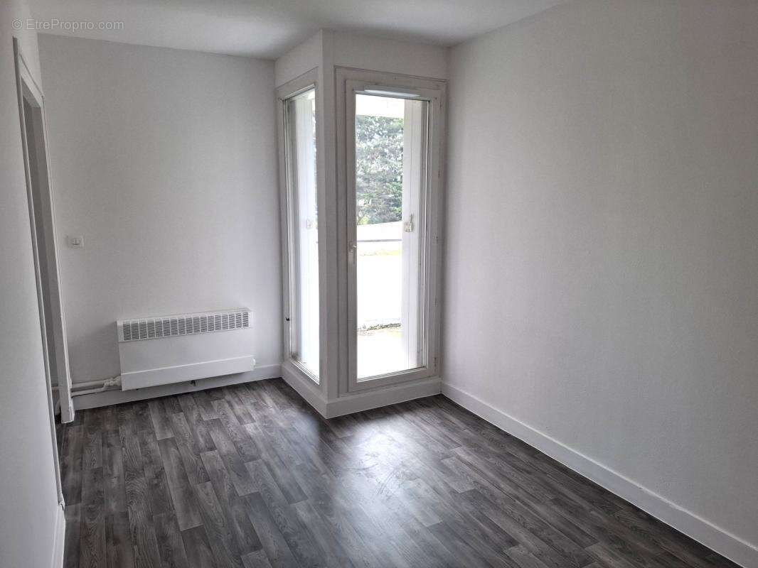 Appartement à COUBERT