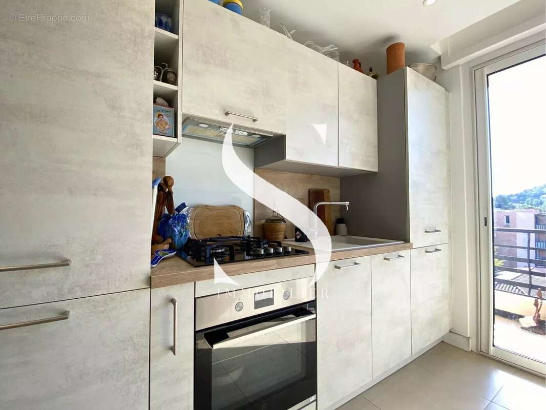 Appartement à VALLAURIS