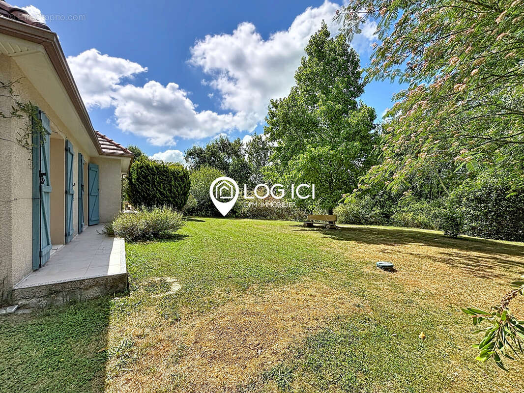 Maison de plain-pied de 114 m2 avec grand séjour et 4 chambres en lisière de forêt - photo 17