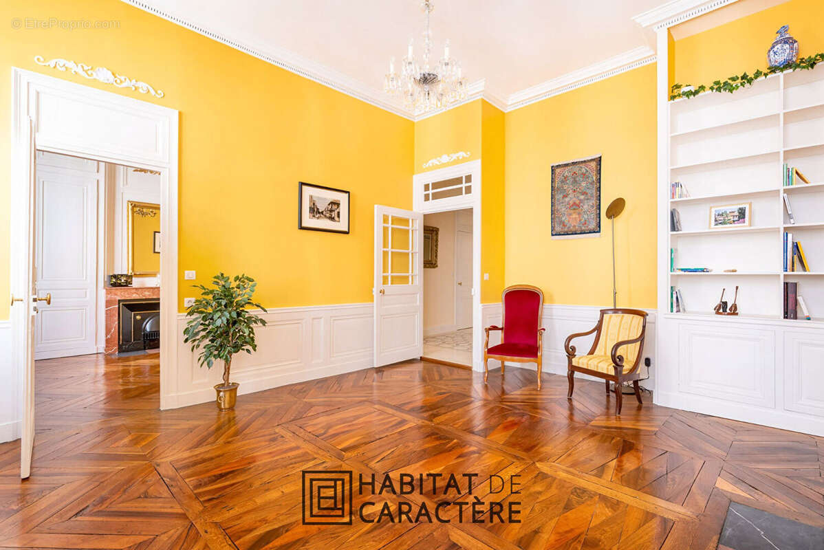 Ainay - Appartement 3 pièces 83 m2 - photo 4
