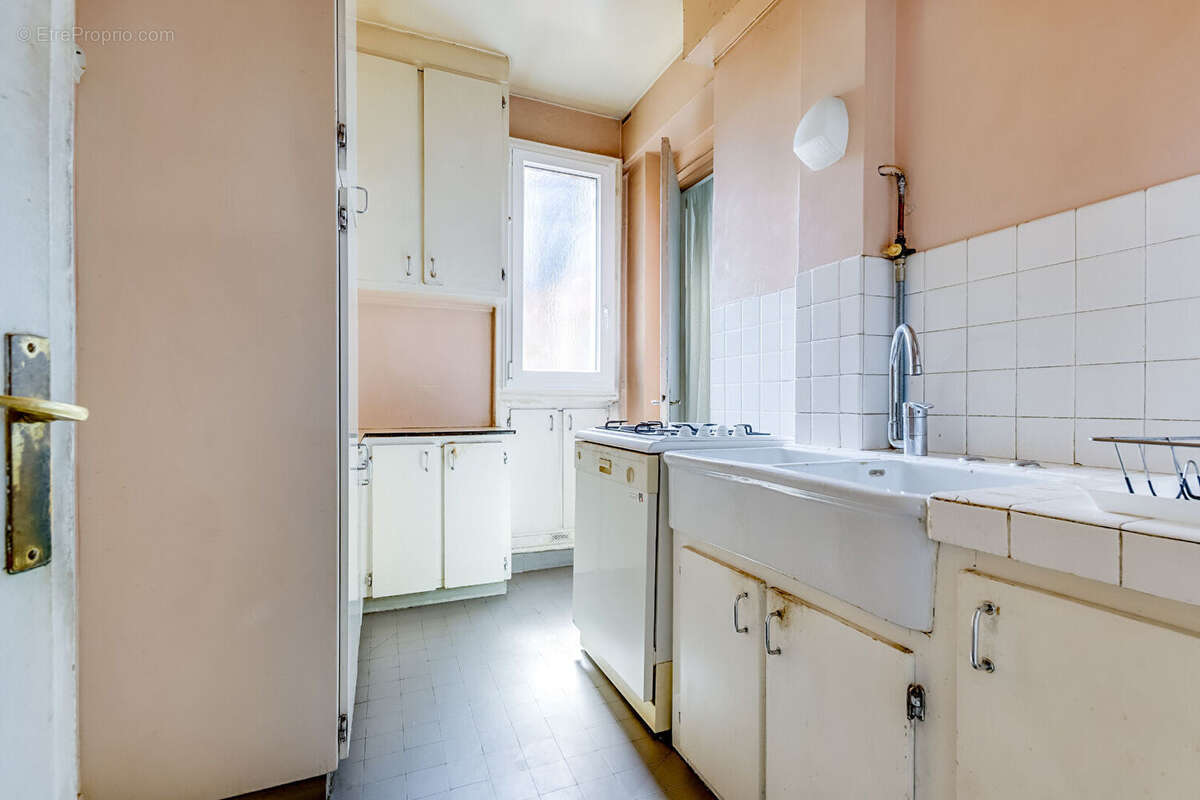Appartement à PARIS-17E