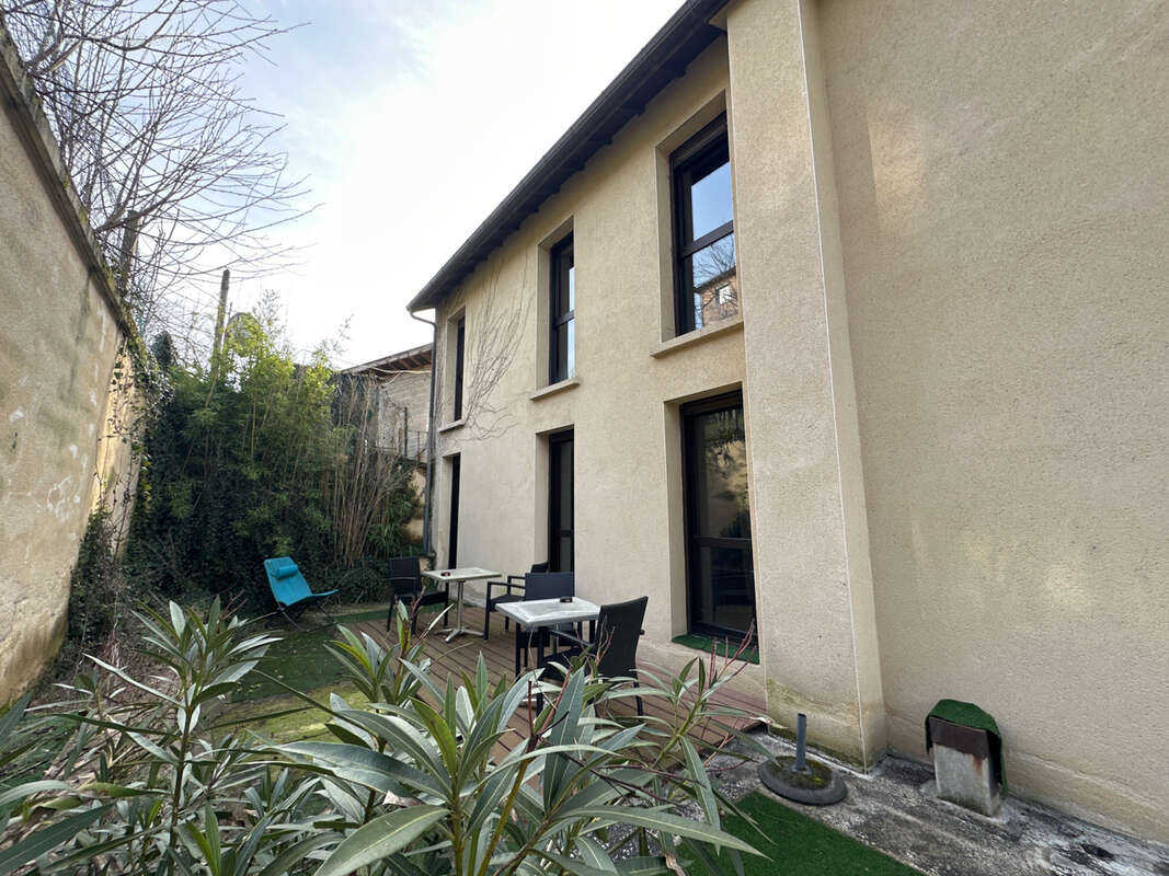 Commerce à DECAZEVILLE