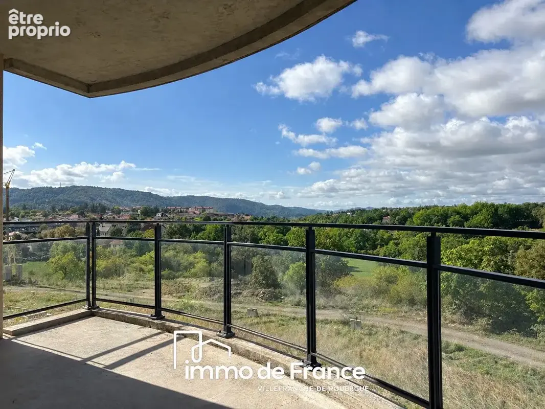 appartement T2 de 48 m² avec vue panoramique, parking et piscine. - photo 7