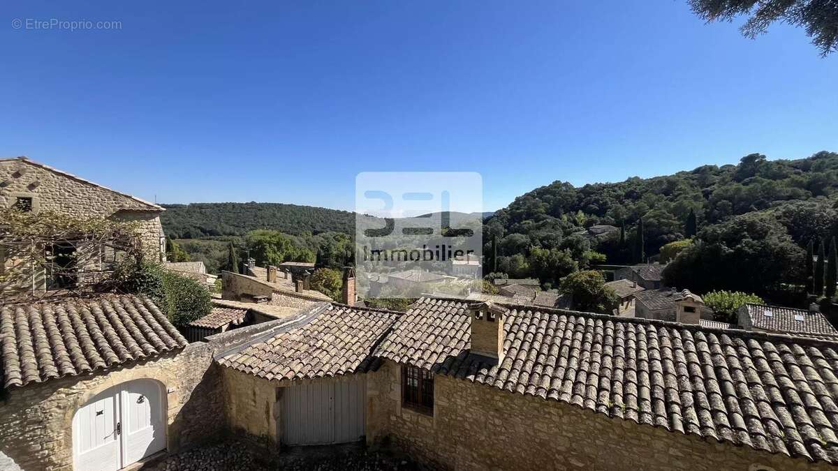 Maison à LA ROQUE-SUR-CEZE