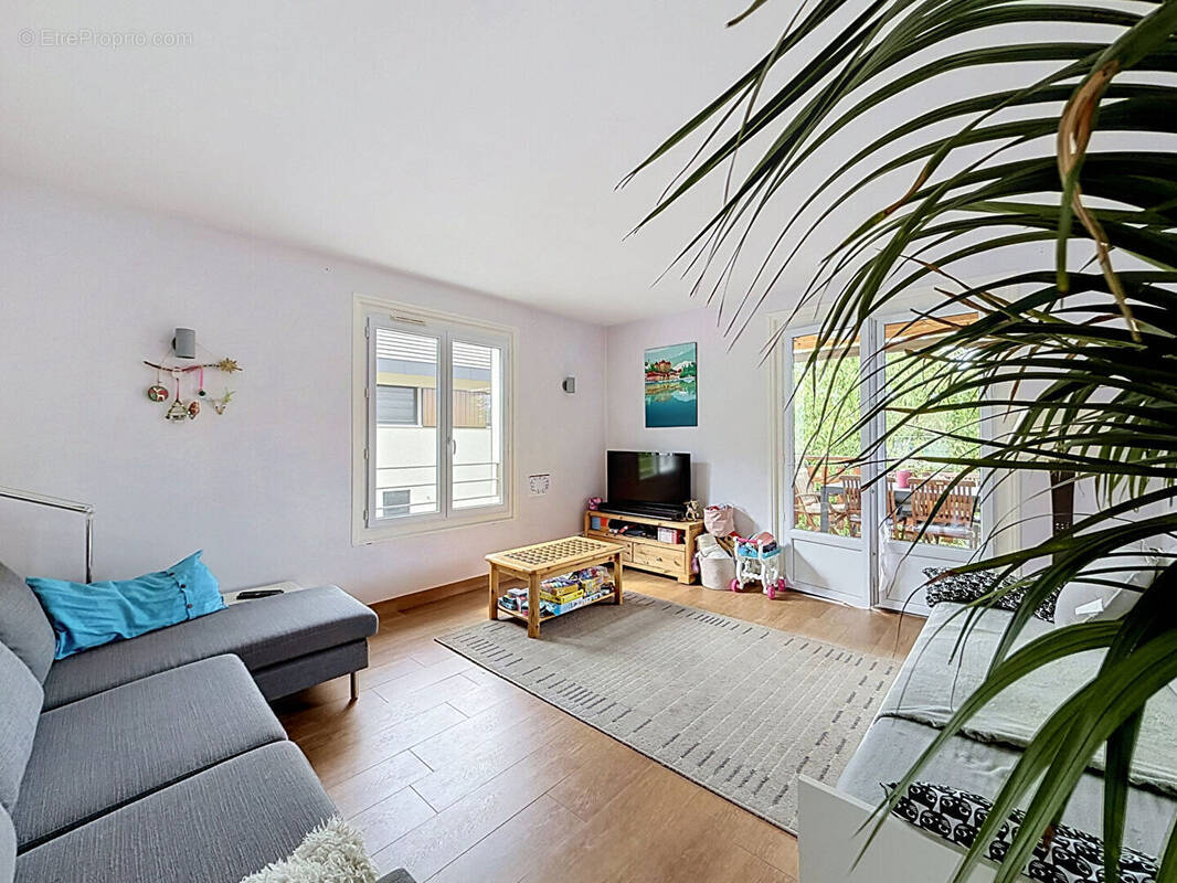 Photo Appartement à Annecy-Le-Vieux au prix de 795 000€