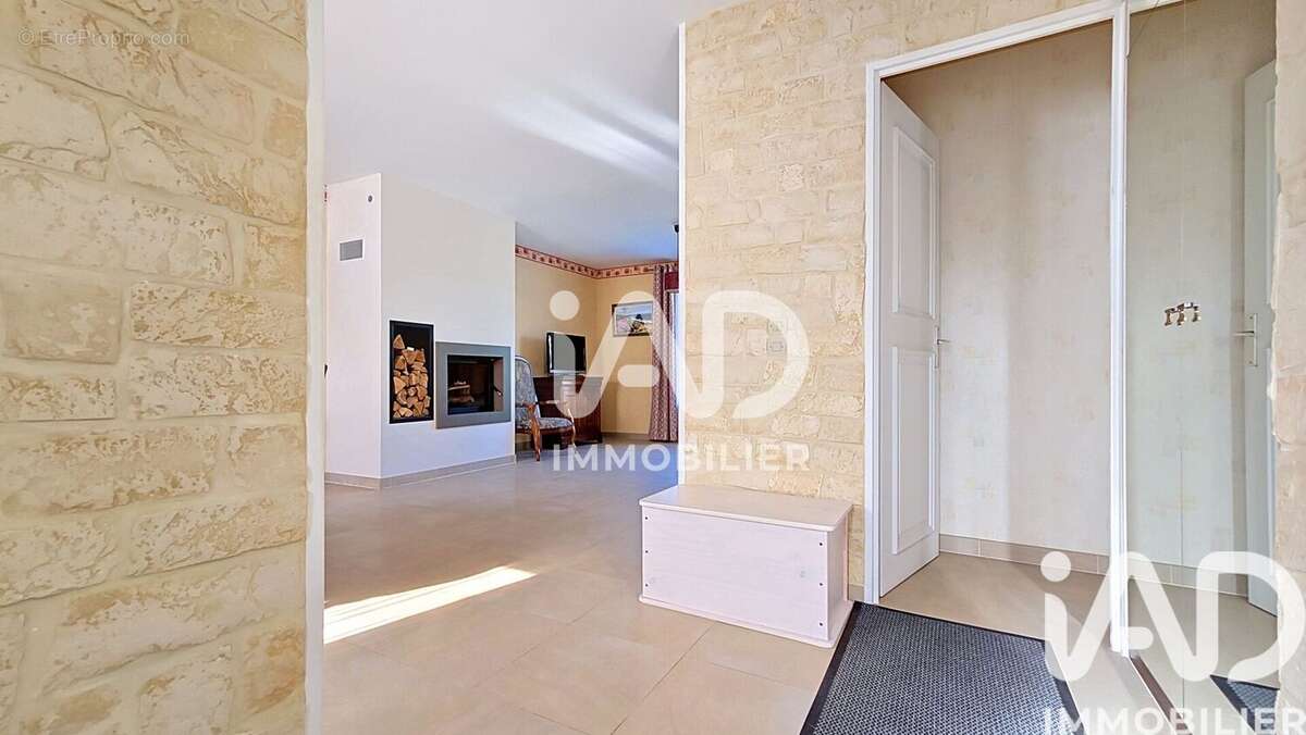 Photo 2 - Maison à SAINT-GERMAIN-LES-CORBEIL