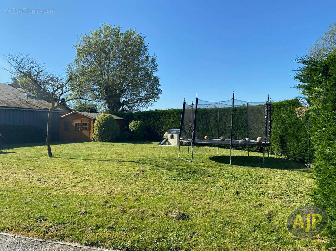 Maison à LA MEMBROLLE-SUR-LONGUENEE