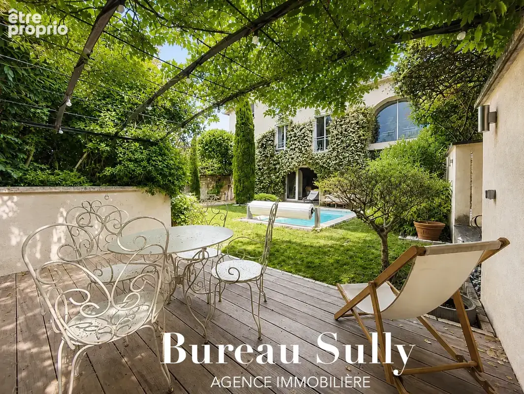 Exclusif : SAINT-DIDIER-AU-MONT D'OR - Centre : Superbe Maison Familiale de Charme (210m2 environ) baignée de - photo 3