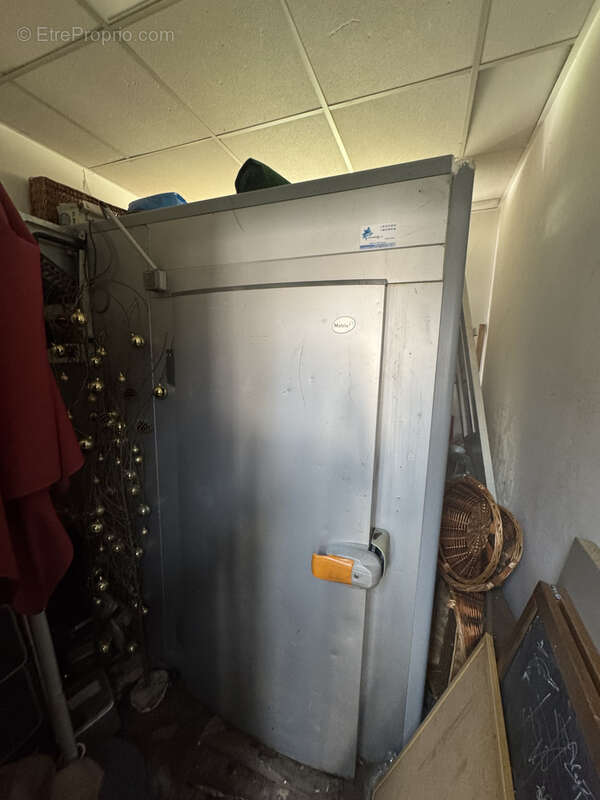 Commerce à PARIS-6E