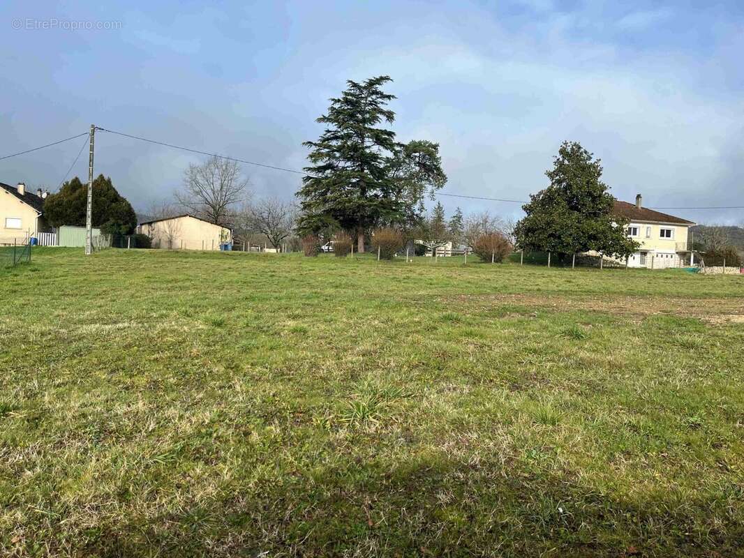Terrain à PINSAC
