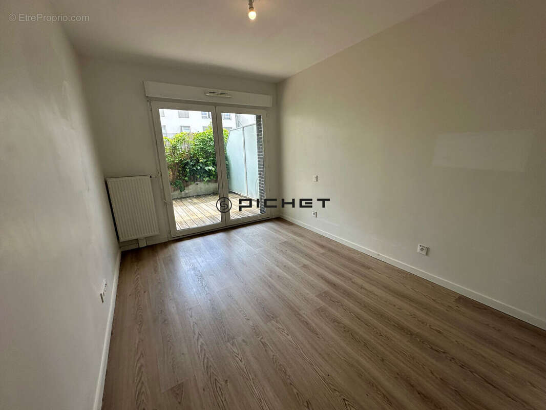 Appartement à VILLENAVE-D&#039;ORNON