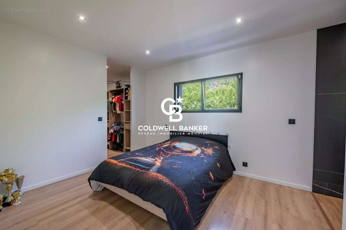 Maison à CRANVES-SALES
