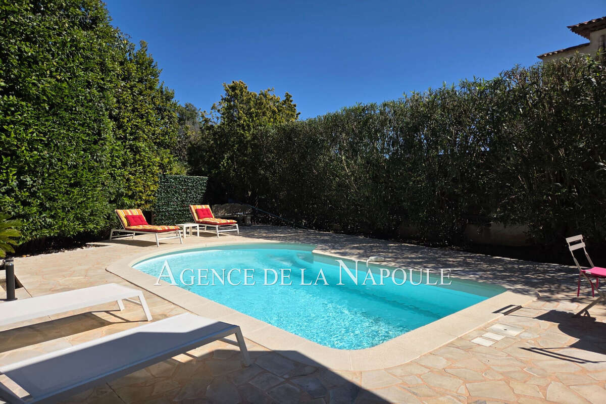 Maison à MANDELIEU-LA-NAPOULE