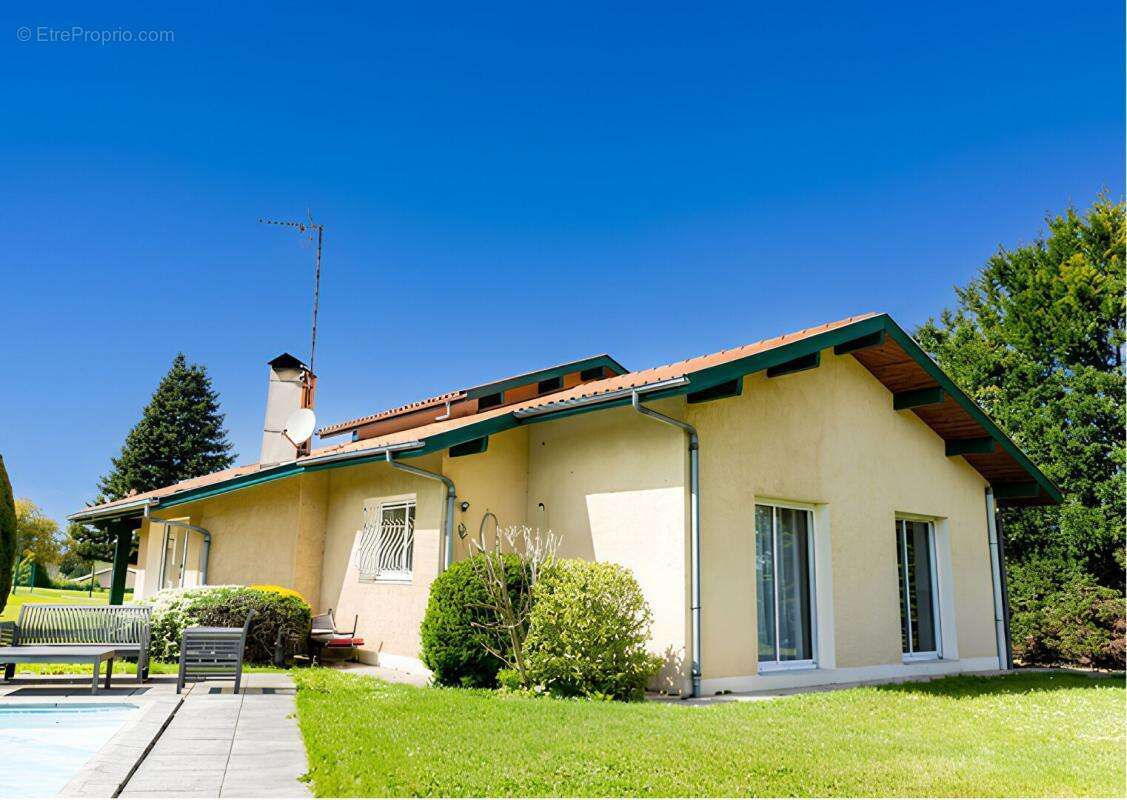 Maison Contemporaine, belle piscine, grande terrasse et double garage - photo 13