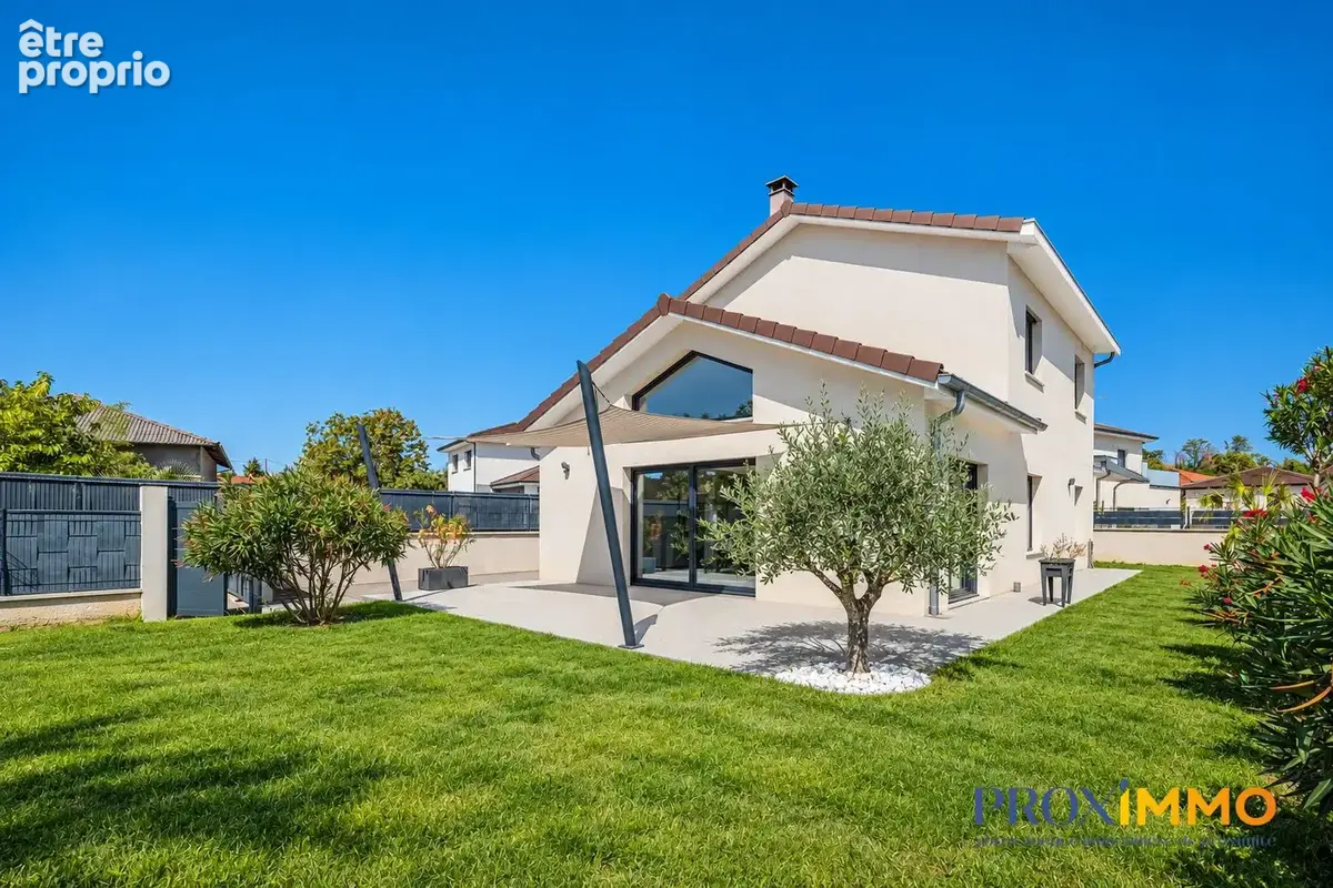 Maison 6 pièces 139 m² à vendre à Charnecles (38140) - photo 2