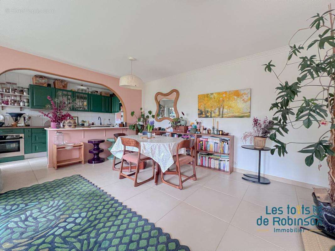 Appartement à LE PLESSIS-ROBINSON