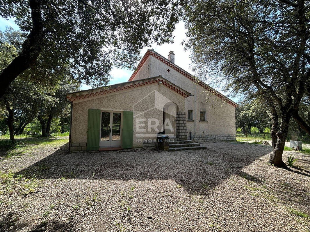 Maison à PERNES-LES-FONTAINES