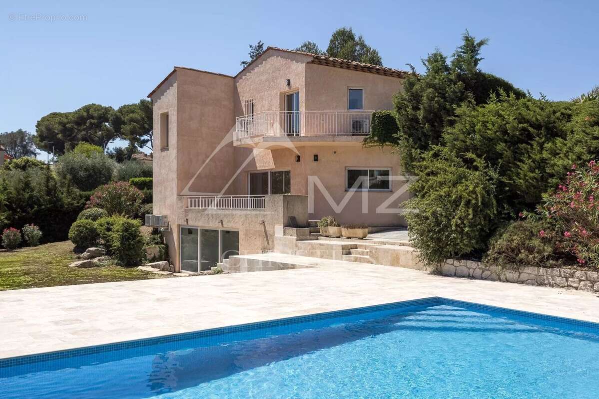 Maison à VALLAURIS