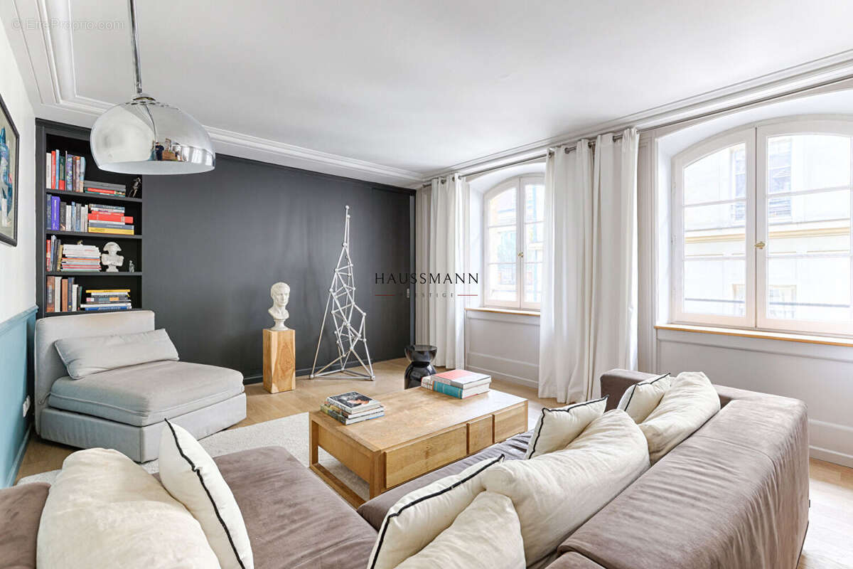 Appartement à PARIS-8E