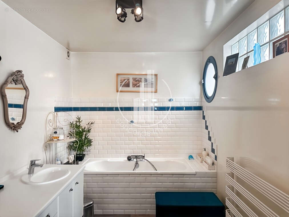 Maison à ASNIERES-SUR-SEINE