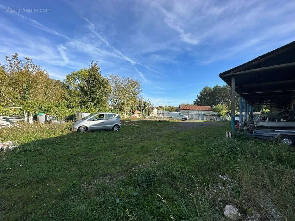 Commerce à LA FERTE-GAUCHER