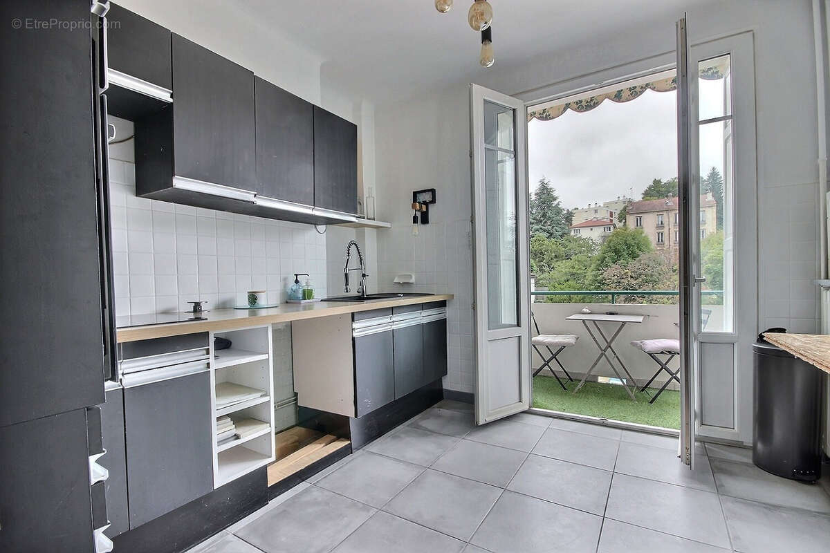 Appartement à SAINT-ETIENNE