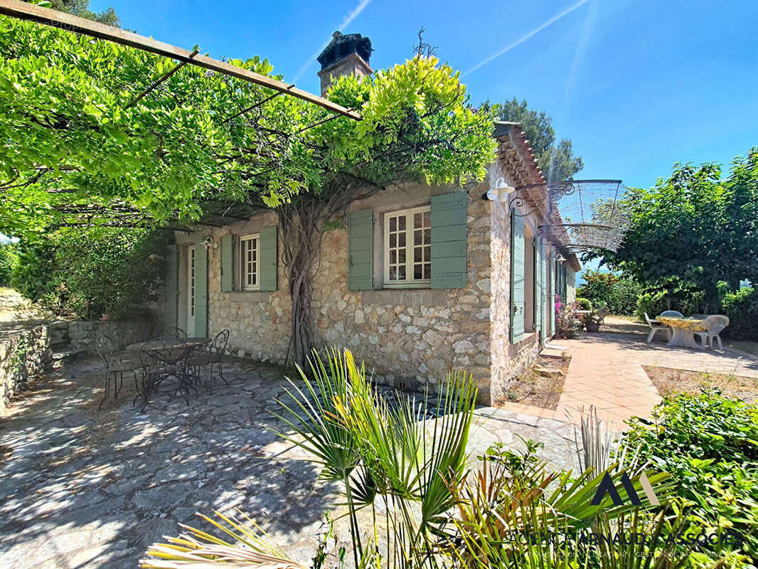 Le Castellet - Authentique bastide provençale en pierre de plain-pied avec vue panoramique - photo 3