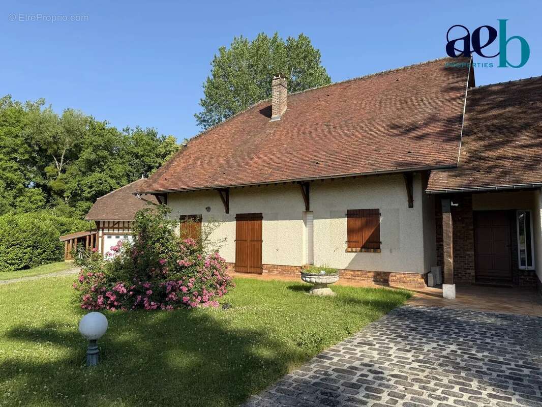 Maison à LA VENDUE-MIGNOT